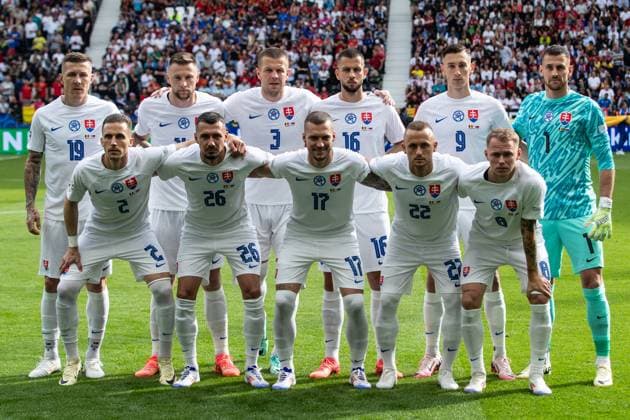 UEFA EURO 2024 Belgium Slovakia 17 06 2024 Slovakia Team photo, Peter Pekarik Slovakia, 2 , Ivan Schranz Slovakia, 26 , Lukas Haraslin Slovakia, 17 , Stanislav Lobotka Slovakia, 22 , Martin Dubravka Slovakia, 1 , Robert Bozenik Slovakia, 9 , Denis Vavro Slovakia, 3 , David Hankco Slovakia, 16 UEFA EURO 2024 Belgium Slovakia Frankfurt Arena, Frankfurt am Main 17 06 2024 Copyright: xBEAUTIFULxSPORTS Buriakovx