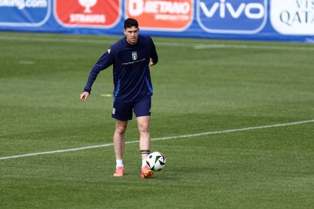 Training Session Alessandro Bastoni of Italy in action during Italy training session at Hemberg-Stadion on June 17, 2024 in Iserlohn, Germany . Iserlohn Hemberg-Stadion Germany Copyright: xMarcoxCanonierox