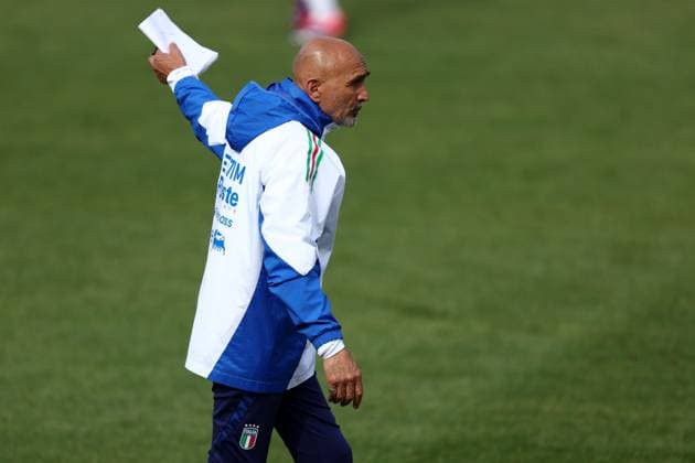Training Session Luciano Spalletti, head coach of Italy gestures during Italy training session at Hemberg-Stadion on June 17, 2024 in Iserlohn, Germany . Iserlohn Hemberg-Stadion Germany Copyright: xMarcoxCanonierox
