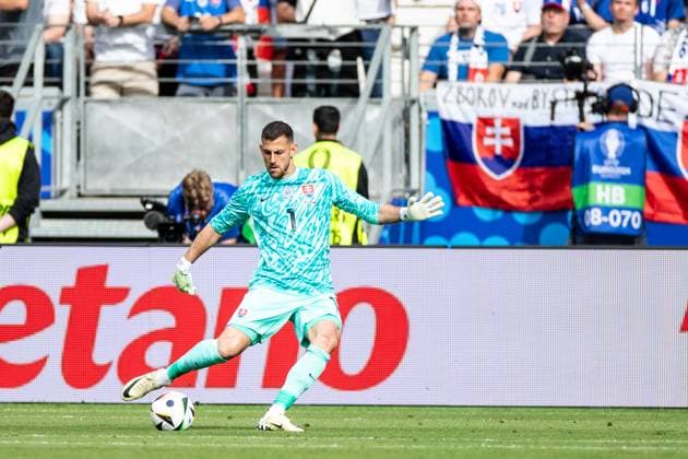UEFA EURO 2024 Belgium Slovakia 17 06 2024 Martin Dubravka Slovakia, 1 UEFA EURO 2024 Belgium Slovakia Frankfurt Arena, Frankfurt am Main 17 06 2024 Copyright: xBEAUTIFULxSPORTS Buriakovx