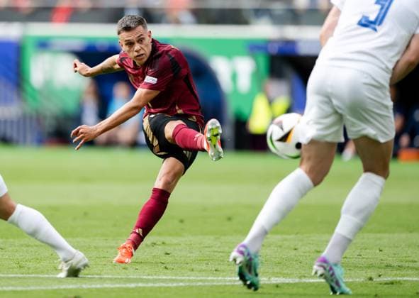 240617 Leandro Trossard of Belgium during the UEFA Euro 2024 Football Championship match between Belgium and Slovakia on June 17, 2024 in Frankfurt Photo Mathias Bergeld BILDBYRAN code MB MB0937 fotboll football soccer fotballs em europamästerskap em uefa euro uefa european football championship euro 2024 belgien belgium slovakien slovakia bbeng  Copyright: MATHIASxBERGELD BB240617MB059
