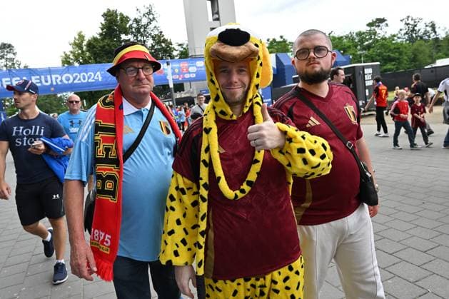 17 06 2024, xjrdrx, European Football Championship 2024, Belgium Slovakia emspor, v l emotions, fans, atmosphere, flags, logo, Belgium, spectators, jerseys DFL DFB REGULATIONS PROHIBIT ANY USE OF PHOTOGRAPHS as IMAGE SEQUENCES and or QUASI VIDEO Frankfurt