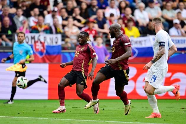 Belgium v Slovakia Group E - UEFA EURO, EM, Europameisterschaft,Fussball 2024 FRANKFURT AM MAIN, GERMANY - JUNE 17 : Doku Jeremy forward of Belgium with an assist to Lukaku Romelu forward of Belgium during the UEFA EURO 2024 European Football Championship tournament group E stage match between Belgium and Slovakia at Frankfurt Arena on June 17, 2024 in Frankfurt am Main, Germany, 17 06 2024 Frankfurt am Main Germany  Copyright: xPeterxDexVoechtx