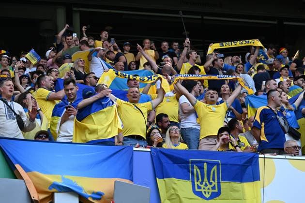 17 06 2024, xsltx, European Football Championship 2024, Romania Ukraine emspor, v l emotions, fans, atmosphere, flags, logo, Ukraine, blue yellow spectators, jerseys DFL DFB REGULATIONS PROHIBIT ANY USE OF PHOTOGRAPHS as IMAGE SEQUENCES and or QUASI VIDEO Munich