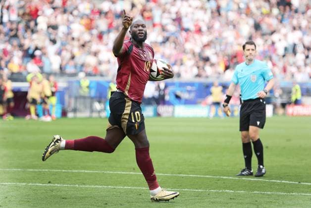 Romelu Lukaku of Belgium celebrates scoring a goal before it was disallowed for offside Belgium v Slovakia, UEFA European Championship, EM, Europameisterschaft 2024, Group E, Football, Frankfurt Arena, Frankfurt, Germany, 17 Jun 2024 EDITORIAL USE ONLY No use with unauthorised audio, video, data, fixture lists, club league logos or live services. Online in-match use limited to 120 images, no video emulation. No use in betting, games or single club league player publications. Copyright: xPaulxCurrie Shutterstockx 14539658bt