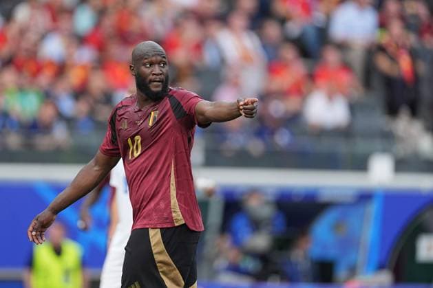 2024-06-17 Belgium v Slovakia - Group E - UEFA EURO, EM, Europameisterschaft,Fussball 2024 FRANKFURT, GERMANY - JUNE 17: Romelu Lukaku of Belgium coaches his teammates during the Group E - UEFA EURO 2024 match between Belgium and Slovakia at Deutsche Bank Park on June 17, 2024 in Frankfurt, Germany. (Photo by Joris Verwijst BSR Agency) Frankfurt Germany Content not available for redistribution in The Netherlands directly or indirectly through any third parties. Copyright: xBSRxAgencyx