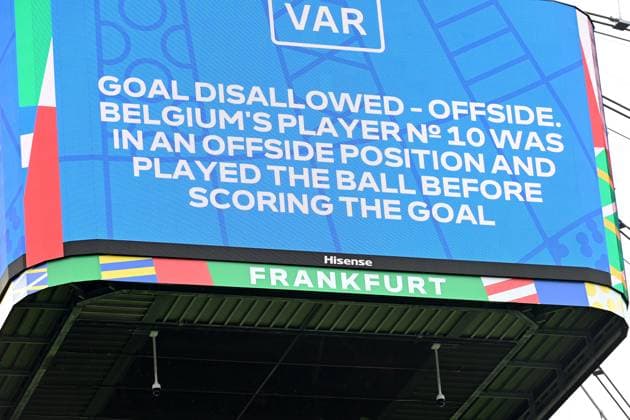 17 06 2024, xjrdrx, European Football Championship 2024, Belgium Slovakia emspor, v l VAR Video Assistant Referee Dankert, Bastian Rostock after the goal by Romelu Lukaku Bolingoli Belgium DFL DFB REGULATIONS PROHIBIT ANY USE OF PHOTOGRAPHS as IMAGE SEQUENCES and or QUASI VIDEO Frankfurt