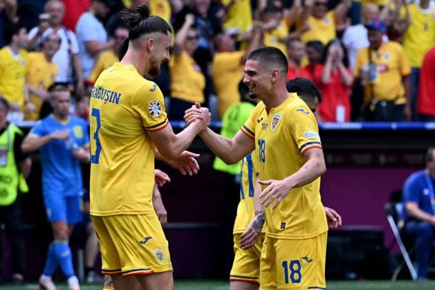 17 06 2024, xsltx, Football EM 2024, Romania Ukraine emspor, v l Torjubel nach dem Tor zum celebrating the goal celebrate 2 0 durch Razvan Gabriel Marin Rumänien Rumaenien DFL DFB REGULATIONS PROHIBIT ANY USE OF PHOTOGRAPHS as IMAGE SEQUENCES and or QUASI VIDEO München