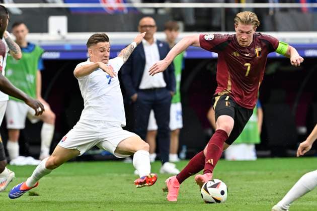 Belgium v Slovakia Group E - UEFA EURO, EM, Europameisterschaft,Fussball 2024 FRANKFURT AM MAIN, GERMANY - JUNE 17 : Tomas Suslov forward of Slovakia and De Bruyne Kevin forward of Belgium during the UEFA EURO 2024 European Football Championship tournament group E stage match between Belgium and Slovakia at Frankfurt Arena on June 17, 2024 in Frankfurt am Main, Germany, 17 06 2024 Frankfurt am Main Germany  Copyright: xDhax