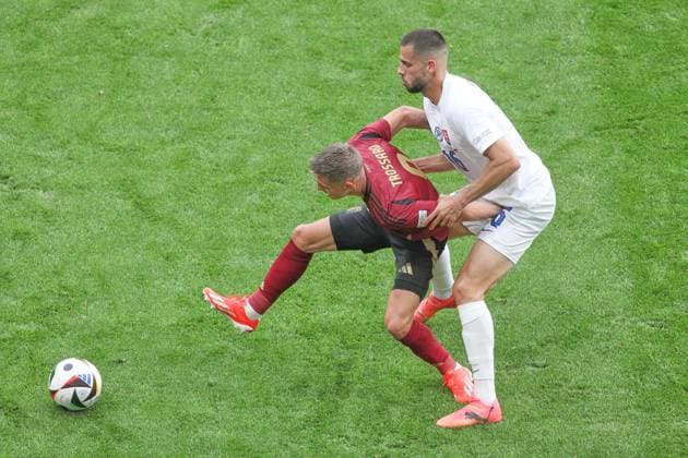 Frankfurt am Main, Hesse, Germany, 17 06 2024 Frankfurt Arena European Football Championship 2024, Group E, Belgium Slovakia Leandro Trossard 9, Belgium in duel with Dávid Hancko 16, Slovakia Copyright: xdtsxNachrichtenagenturx dts_40554