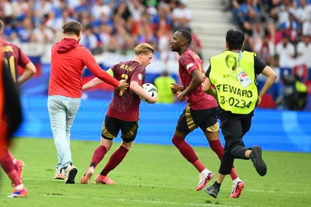 Belgium v Slovakia Group E - UEFA EURO, EM, Europameisterschaft,Fussball 2024 FRANKFURT AM MAIN, GERMANY - JUNE 17 : De Bruyne Kevin forward of Belgium during the UEFA EURO 2024 European Football Championship tournament group E stage match between Belgium and Slovakia at Frankfurt Arena on June 17, 2024 in Frankfurt am Main, Germany, 17 06 2024 Frankfurt am Main Germany  Copyright: xVincentxKalutx