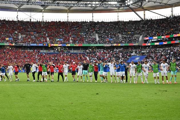 17 06 2024, xjrdrx, Football EM 2024, Belgium Slovakia emspor, v l jubilation, joy, emotions about the victory in Slovakia DFL DFB REGULATIONS PROHIBIT ANY USE OF PHOTOGRAPHS as IMAGE SEQUENCES and or QUASI VIDEO Frankfurt