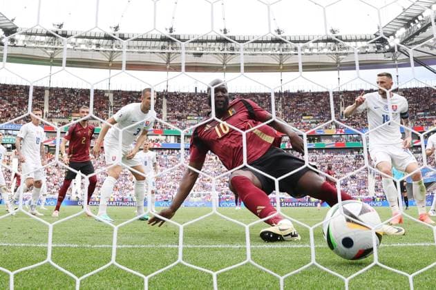 Romelu Lukaku of Belgium scores a goal before it was disallowed Belgium v Slovakia, UEFA European Championship, EM, Europameisterschaft 2024, Group E, Football, Frankfurt Arena, Frankfurt, Germany, 17 Jun 2024 EDITORIAL USE ONLY No use with unauthorised audio, video, data, fixture lists, club league logos or live services. Online in-match use limited to 120 images, no video emulation. No use in betting, games or single club league player publications. Copyright: xPaulxCurrie Shutterstockx 14539658dj