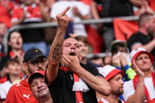 Supporter of Austria during the Euro 2024 soccer match between Austria and France at the D& xfc;sseldorf Arena, D& xfc;sseldorf, Germany - Friday 17 , June , 2024. - Soccer .  Copyright: xFabioxFerrari LaPressex