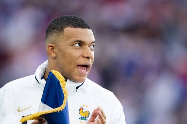 240617 Kylian MbappÃ of France ahead of the UEFA Euro 2024 Football Championship match between Austria and France on June 17, 2024 in Düsseldorf Photo Jesper Zerman BILDBYRAN kod JZ JZ0540 fotboll football soccer fotballs em europamästerskap em uefa euro uefa european football championship euro 2024 österrike austria frankrike france bbeng  Copyright: JESPERxZERMAN BB240617JZ040