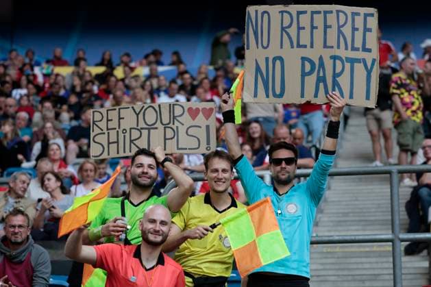 Austria v France: Group D - UEFA EURO, EM, Europameisterschaft,Fussball 2024 Fans with Referee shirts and sign during the UEFA EURO 2024 group stage match between Austria and France at Düsseldorf Arena on June 17, 2024 in Dusseldorf, Germany. Düsseldorf Düsseldorf Arena Germany Germany Copyright: xRichardxSellers Sportsphoto APLx 14041114