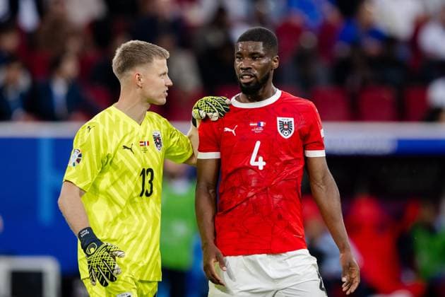 240617 Goalkeeper Patrick Pentz and Kevin Danso of Austria during the UEFA Euro 2024 Football Championship match between Austria and France on June 17, 2024 in Düsseldorf Photo Jesper Zerman BILDBYRAN kod JZ JZ0540 fotboll football soccer fotballs em europamästerskap em uefa euro uefa european football championship euro 2024 österrike austria frankrike france bbeng  Copyright: JESPERxZERMAN BB240617JZ071