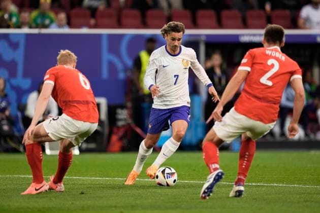 Antoine Griezmann of France during the Euro 2024 soccer match between Austria and France at the D& xfc;sseldorf Arena, D& xfc;sseldorf, Germany - Friday 17 , June , 2024. - Soccer .  Copyright: xFabioxFerrari LaPressex