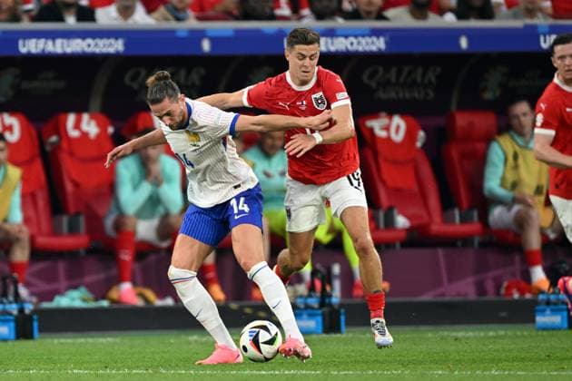 DUSSELDORF - (l-r) Adrien Rabiot of France, Christoph Baumgartner of Austria during the UEFA EURO, EM, Europameisterschaft,Fussball 2024 group D match between Austria and France at the Esprit Arena on June 17, 2024 in Dusseldorf, Germany. ANP Hollandse Hoogte UEFA EURO 2024 2024 xVIxANPxSportx xxANPxIVx 501353603 originalFilename: 501353603.jpg