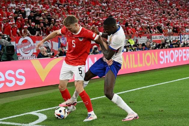 DUSSELDORF - (l-r) Stefan Posch of Austria, Marcus Thuram of France during the UEFA EURO, EM, Europameisterschaft,Fussball 2024 group D match between Austria and France at the Esprit Arena on June 17, 2024 in Dusseldorf, Germany. ANP Hollandse Hoogte UEFA EURO 2024 2024 xVIxANPxSportx xxANPxIVx 501354164 originalFilename: 501354164.jpg