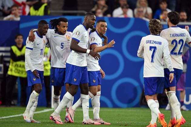 DUSSELDORF - (l-r) Ousmane Dembele of France, Jules Kounde of France, Marcus Thuram of France, Kylian Mbappe of France celebrate the 0-1 during the UEFA EURO, EM, Europameisterschaft,Fussball 2024 group D match between Austria and France at the Esprit Arena on June 17, 2024 in Dusseldorf, Germany. ANP Hollandse Hoogte UEFA EURO 2024 2024 xVIxANPxSportx xxANPxIVx 501354212 originalFilename: 501354212.jpg