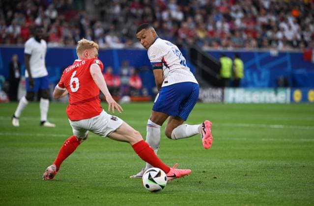 Hack trick by Kylian Mbappe France , right , against Nicolas Seiwald Austria 17 06 2024, European Football Championship 2024, Preliminary round, 1 Matchday Austria France Duesseldorf Merkur Spiel Arena Nordrhein Westfalen Germany Team2