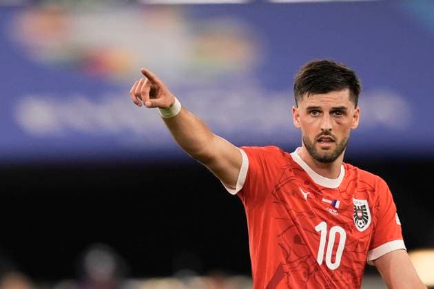 Austria s Florian Grillitsch during the Euro 2024 soccer match between Austria and France at the D& xfc;sseldorf Arena, D& xfc;sseldorf, Germany - Friday 17 , June , 2024. - Soccer .  Copyright: xFabioxFerrari LaPressex