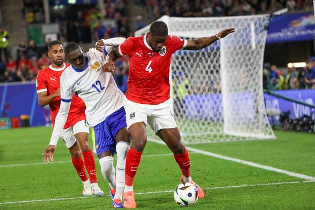 , Football, UEFA , European Championship, Group D 2024, Austria vs France, 17 06 2024, Duesseldorf Arena, Duesseldorf, Germany Duesseldorf Duesseldorf Arena Nordrhein Westfalen Germany Copyright: xGrantxHubbsx