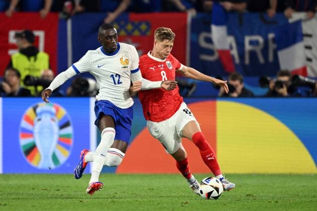 DUSSELDORF - (l-r) Randal Kolo Muani of France, Alexander Prass of Austria during the UEFA EURO, EM, Europameisterschaft,Fussball 2024 group D match between Austria and France at the Esprit Arena on June 17, 2024 in Dusseldorf, Germany. ANP Hollandse Hoogte UEFA EURO 2024 2024 xVIxANPxSportx xxANPxIVx 501359068 originalFilename: 501359068.jpg