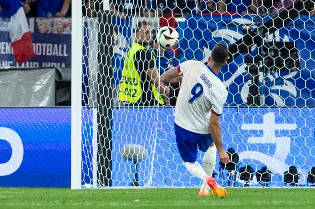 UEFA EURO 2024 Group match Austria France 17 06 2024 Olivier Giroud France, 9 with a great chance UEFA EURO 2024 Group match Austria France Arena Düsseldorf, Düsseldorf, on 17 06 2024 Copyright: xBEAUTIFULxSPORTS Meuselx
