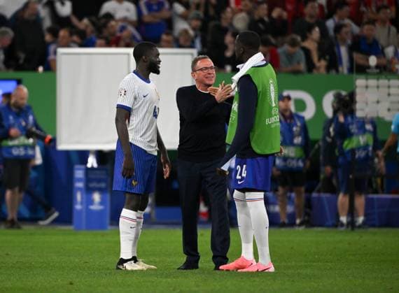 Coach Ralf Rangnick Austria after the match with Dayot Upamecano France , left , and Ibrahima Konate France 17 06 2024, European Football Championship 2024, Preliminary round, 1 Matchday Austria France Duesseldorf Merkur Spiel Arena Nordrhein Westfalen Germany Team2