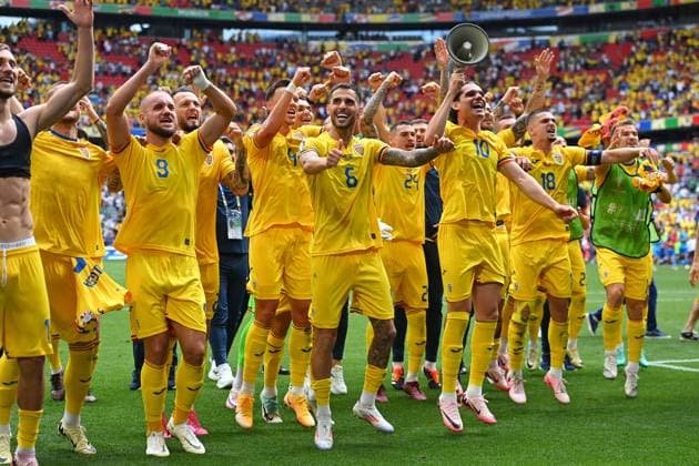 Final cheer,team photo,team, Ianis HAGI ROM with megaphone, cheering,joy,enthusiasm,action group phase group C Romania ROU Ukraine UKR 3 0, on 17 06 2024 Football Arena Munich, Football UEFA EURO 2024 GERMANY from 14 06 2024 14 07 2024