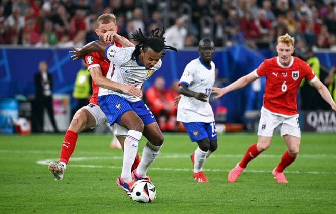 Football, European Championship, EURO 2024, Group D, Merkur Spiel Arena Düsseldorf Austria France 0 1 Jules Kounde FRA , Konrad Laimer AUT Action