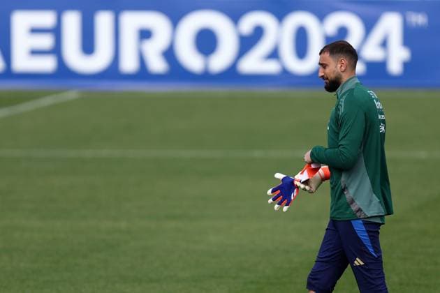 Training Session Gianluigi Donnarumma of Italy during Italy training session at Hemberg-Stadion on June 17, 2024 in Iserlohn, Germany . Iserlohn Hemberg-Stadion Germany Copyright: xMarcoxCanonierox