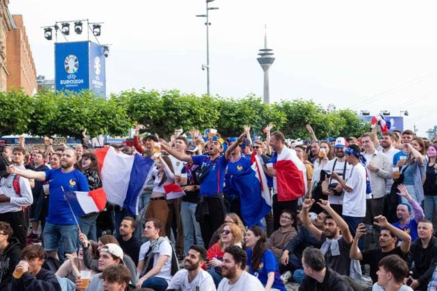 Fan Zone Burgplatz in Düsseldorf Public Viewing UEFA EURO 2024 Austria vs. France 17 06 2024 Fan Zone Burgplatz in Düsseldorf Public Viewing UEFA EURO 2024 Austria vs. France on 17 06 2024, Düsseldorf Copyright: xBEAUTIFULxSPORTS KennyxBeelex