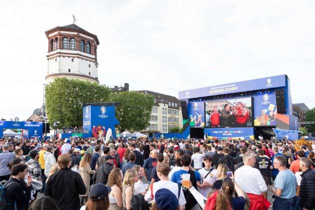 Fan Zone Burgplatz in Düsseldorf Public Viewing UEFA EURO 2024 Austria vs. France 17 06 2024 Fan Zone Burgplatz in Düsseldorf Public Viewing UEFA EURO 2024 Austria vs. France on 17 06 2024, Düsseldorf Copyright: xBEAUTIFULxSPORTS KennyxBeelex