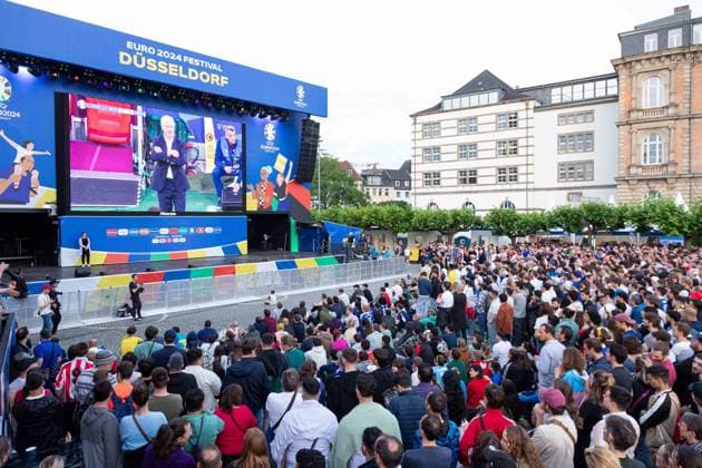 Fan Zone Burgplatz in Düsseldorf Public Viewing UEFA EURO 2024 Austria vs. France 17 06 2024 Fan Zone Burgplatz in Düsseldorf Public Viewing UEFA EURO 2024 Austria vs. France on 17 06 2024, Düsseldorf Copyright: xBEAUTIFULxSPORTS KennyxBeelex
