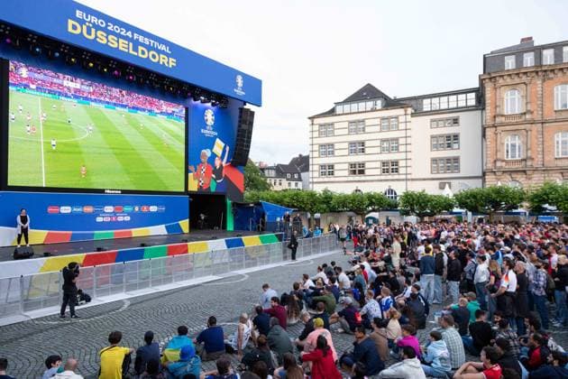 Fan Zone Burgplatz in Düsseldorf Public Viewing UEFA EURO 2024 Austria vs. France 17 06 2024 Fan Zone Burgplatz in Düsseldorf Public Viewing UEFA EURO 2024 Austria vs. France on 17 06 2024, Düsseldorf Copyright: xBEAUTIFULxSPORTS KennyxBeelex