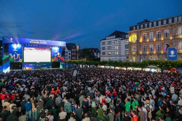 Fan Zone Burgplatz in Düsseldorf Public Viewing UEFA EURO 2024 Austria vs. France 17 06 2024 Fan Zone Burgplatz in Düsseldorf Public Viewing UEFA EURO 2024 Austria vs. France on 17 06 2024, Düsseldorf Copyright: xBEAUTIFULxSPORTS KennyxBeelex