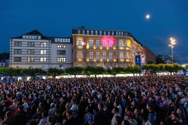 Fan Zone Burgplatz in Düsseldorf Public Viewing UEFA EURO 2024 Austria vs. France 17 06 2024 Fan Zone Burgplatz in Düsseldorf Public Viewing UEFA EURO 2024 Austria vs. France on 17 06 2024, Düsseldorf Copyright: xBEAUTIFULxSPORTS KennyxBeelex
