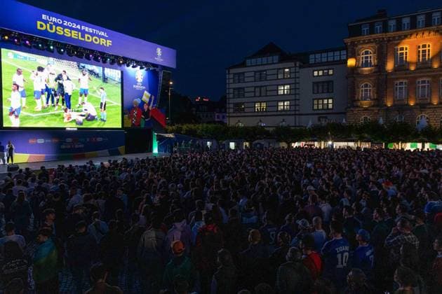 Fan Zone Burgplatz in Düsseldorf Public Viewing UEFA EURO 2024 Austria vs. France 17 06 2024 Fan Zone Burgplatz in Düsseldorf Public Viewing UEFA EURO 2024 Austria vs. France on 17 06 2024, Düsseldorf Copyright: xBEAUTIFULxSPORTS KennyxBeelex