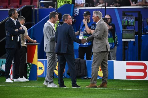 ARD expert Bastian Schweinsteiger, re with ARD presenter Alexander Bommes in an interview with coach Ralf Rangnick Austria , mi 17 06 2024, European Football Championship 2024, Preliminary round, 1 Matchday Austria France 0 1 Duesseldorf Merkur Spiel Arena Nordrhein Westfalen Germany Team2