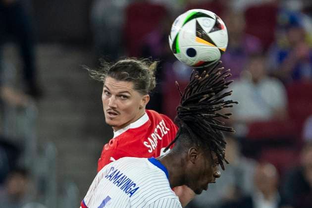 UEFA EURO 2024 group match Austria France 17 06 2024 Marcel Sabitzer Austria, 9 , Eduardo Camavinga France, 6 UEFA EURO 2024 group match Austria France Arena Düsseldorf, Düsseldorf, on 17 06 2024 Copyright: xBEAUTIFULxSPORTS Meuselx
