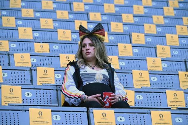 14 06 2024, xsltx, European Football Championship 2024, Germany Scotland emspor, v l emotions, fans, atmosphere, flags, logo, German flag, black red gold, DFL DFB REGULATIONS PROHIBIT ANY USE OF PHOTOGRAPHS as IMAGE SEQUENCES and or QUASI VIDEO Munich