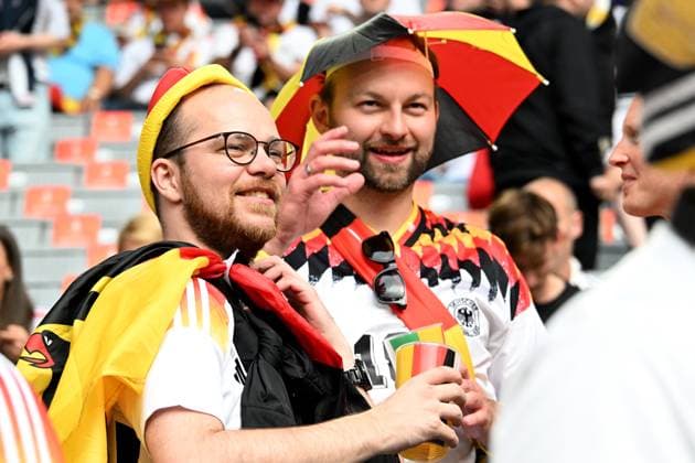 14 06 2024, xsltx, European Football Championship 2024, Germany Scotland emspor, v l emotions, fans, atmosphere, flags, logo, German flag, black red gold, DFL DFB REGULATIONS PROHIBIT ANY USE OF PHOTOGRAPHS as IMAGE SEQUENCES and or QUASI VIDEO Munich
