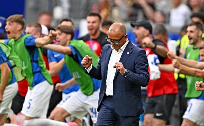 17 06 2024, xscotx, Football EM 2024, Belgium Slovakia, emspor, v l coach Francesco Calzona Slovakia Slovakia national soccer team Slovenska futbalova reprezentacia jubeln jubeln jubeln jubeln after the end of the match Frankfurt am Main