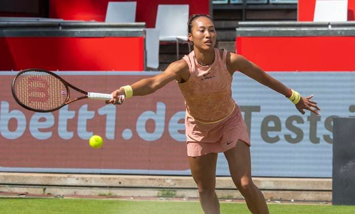 18 06 2024, WTA 500, Tennis, Women, ecotrans Ladies Open 2024, Berlin, Singles, 1 Round, Naomi Osaka Japan Qinwen Zheng China Qinwen Zheng China Berlin Steffi Graf Stadium Berlin Germany