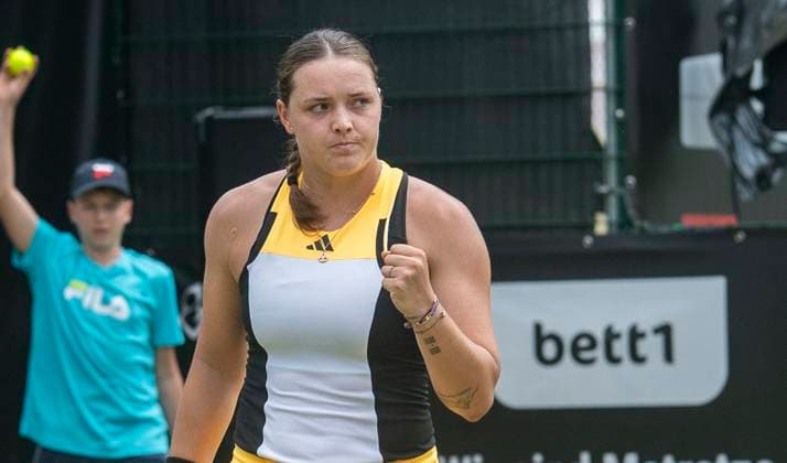 18 06 2024, WTA 500, Tennis, Women, ecotrans Ladies Open 2024, Berlin, Singles, 1 Round, Jule Niemeier Germany Donna Vekic Croatia Jule Niemeier Germany cheers Berlin Steffi Graf Stadium Berlin Germany