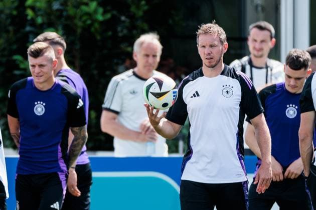 UEFA EURO 2024 Final training Germany 18 06 2024 Julian Nagelsmann coach, national coach Germany with ball UEFA EURO 2024 Final training Germany before the match against Hungary Herzobase, Herzogenaurach on 18 06 2024 Copyright: xBEAUTIFULxSPORTS Wunderlx