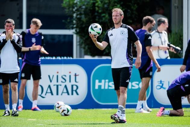 UEFA EURO 2024 Final training Germany 18 06 2024 Julian Nagelsmann coach, national coach Germany with ball UEFA EURO 2024 Final training Germany before the match against Hungary Herzobase, Herzogenaurach on 18 06 2024 Copyright: xBEAUTIFULxSPORTS Wunderlx